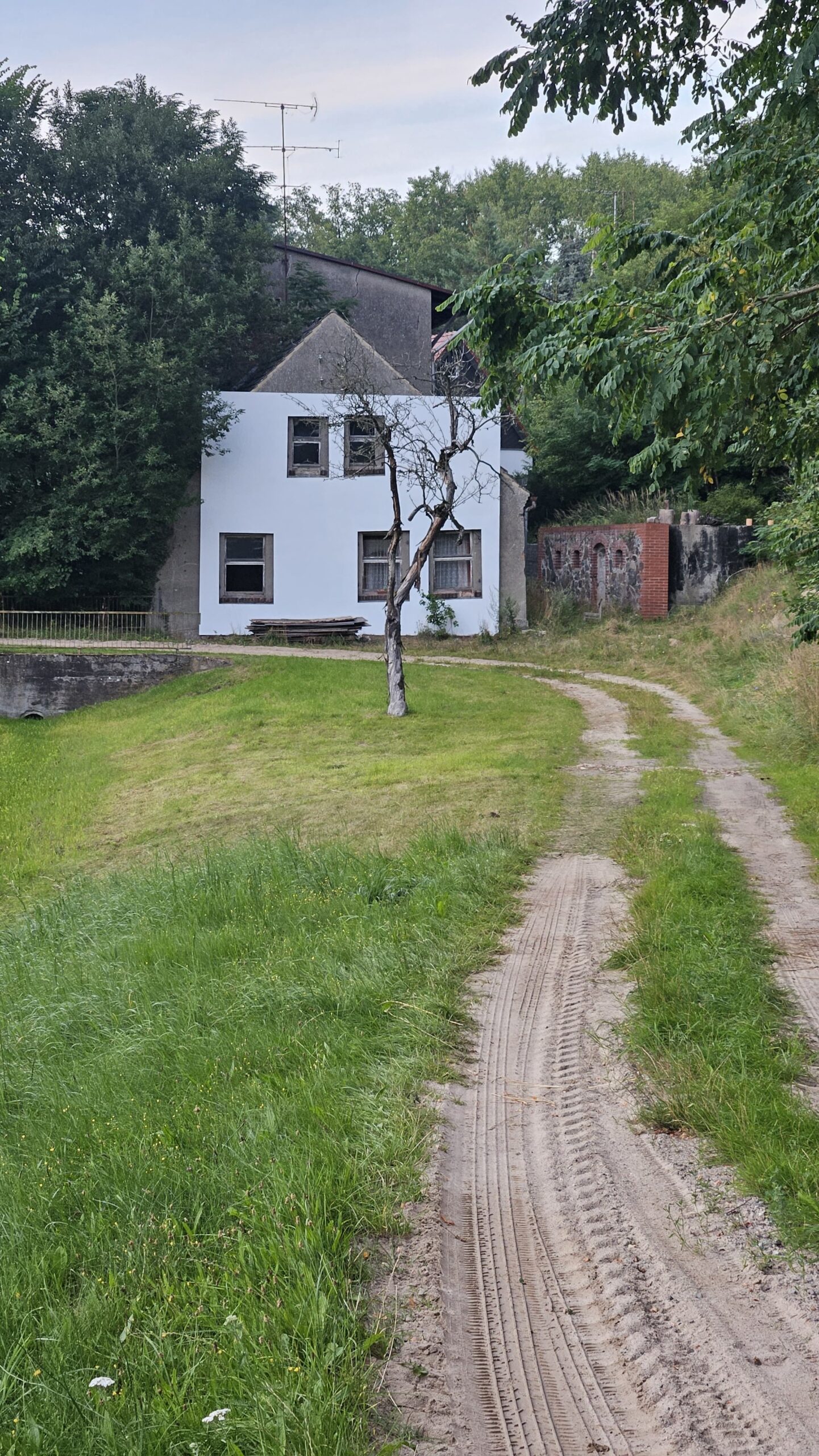 c94db7ac-5a11-47a6-b8c0-66b5dd7a1fff